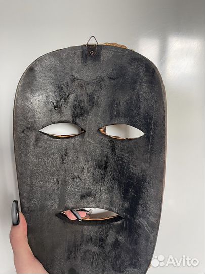 Предметы интерьера маска