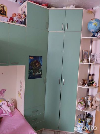 Детская мебель.Кровать и детский гарнитур