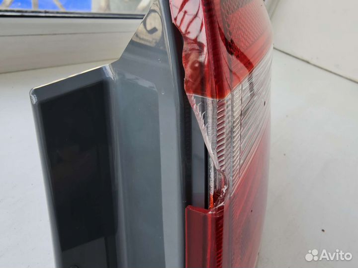 Фонарь задний угловой правый