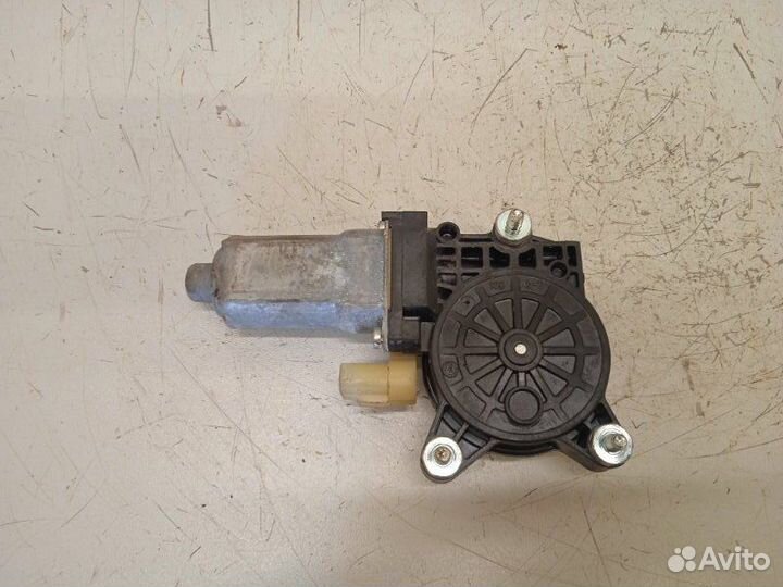 Моторчик стеклоподъемника задний правый Kia Rio 2