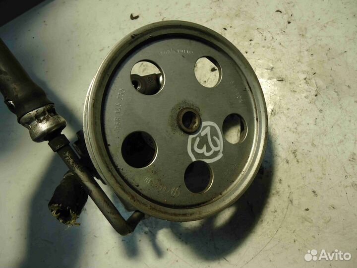 Помпа Audi Q5 2012