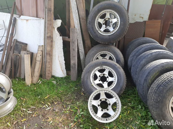 Продам литые диски на авто размер R15