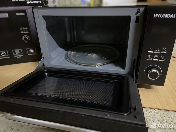 Микроволновая печь Hyundai Hym-d2073 23 л