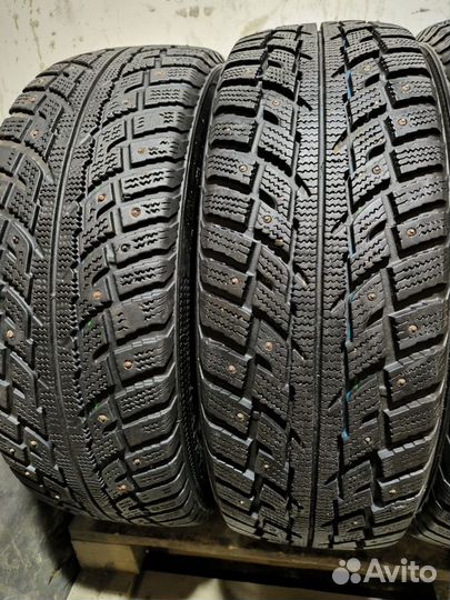 Kumho I'Zen RV Stud KC16 215/60 R17