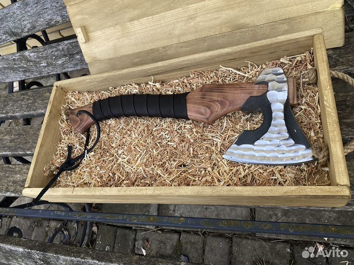 Топор с пано ручной работы