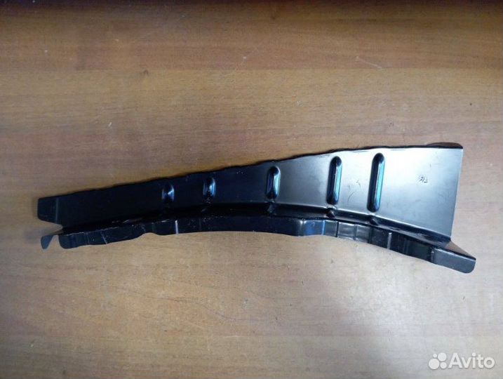 Усилитель крыла передний правый Toyota Camry 2006