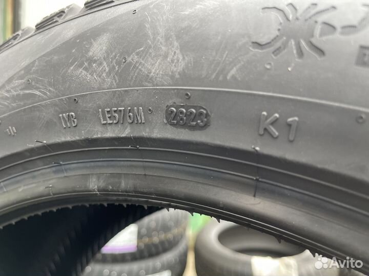 Pirelli Scorpion Ice Zero 2 285/45 R22 114H