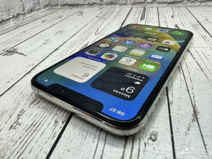 iPhone Xs, 64 ГБ