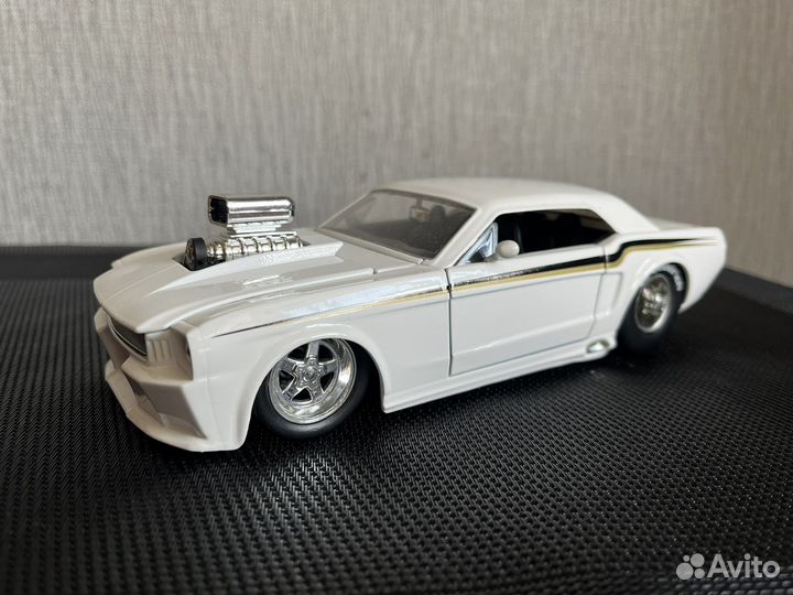 Ford Mustang 1965 Jada Toys 1:24