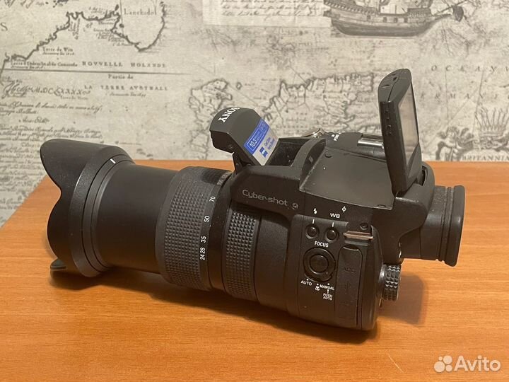 Фотоаппарат Sony DSC-R1 со штативом