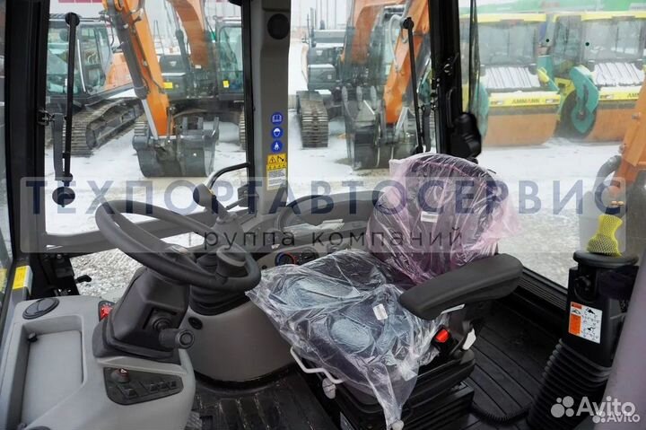 Экскаватор-погрузчик CASE 695 ST, 2023