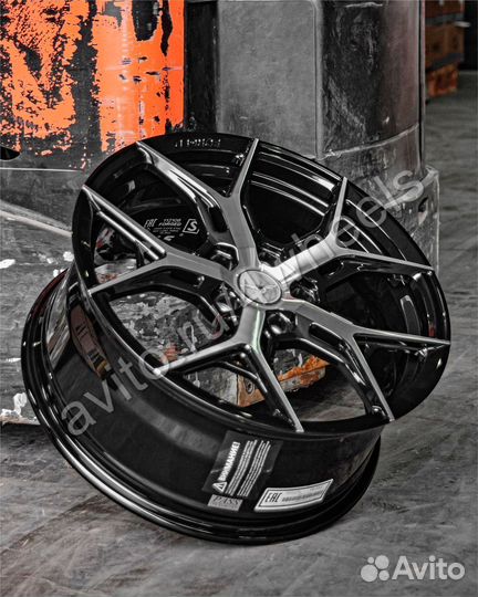 Кованые диски Genesis G80 R19 наличие