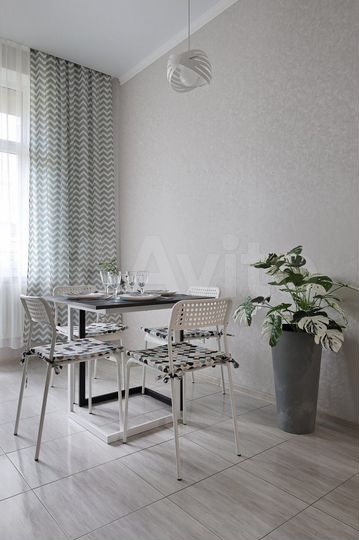 2-к. квартира, 64 м², 2/4 эт.