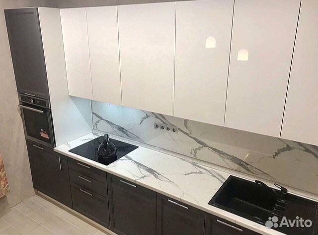 Прямая черная кухня