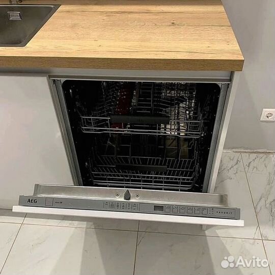 Кухонный гарнитур угловой в потолок на заказ