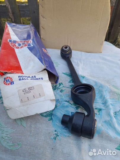 Рычаг передний