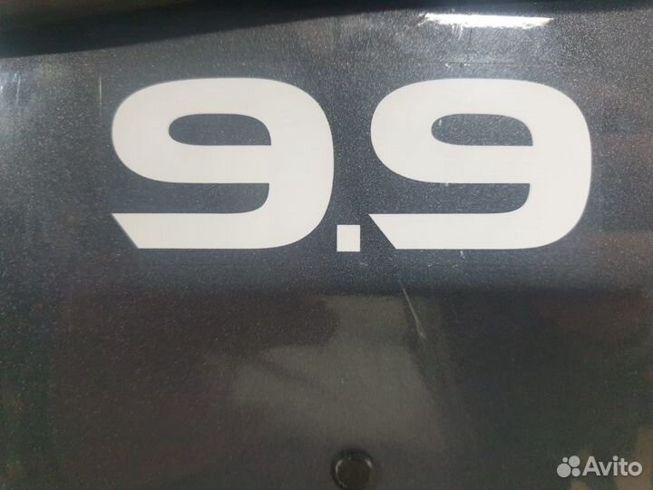 Шильдик на лодочный мотор.Наклейка на колпак 9.9