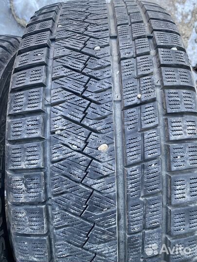 Triangle Snowlink TWT02 225/40 R18