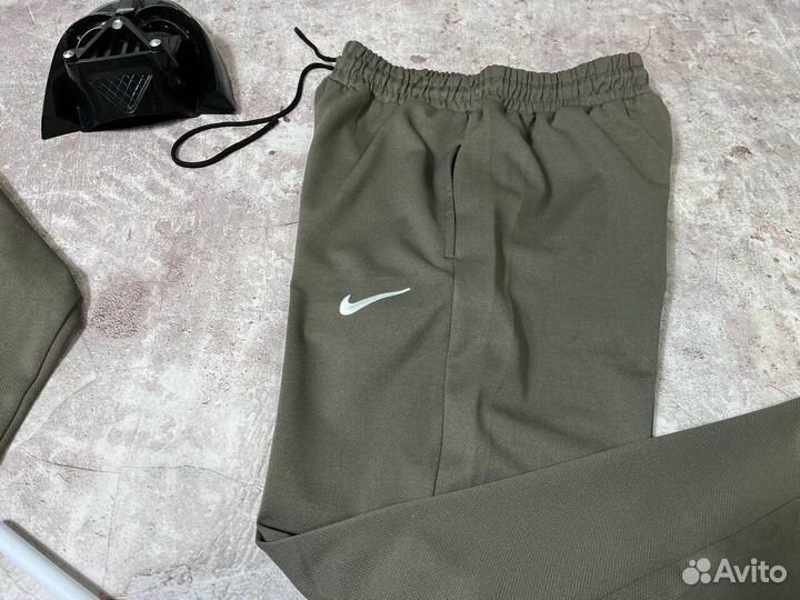 Спортивные костюмы Nike