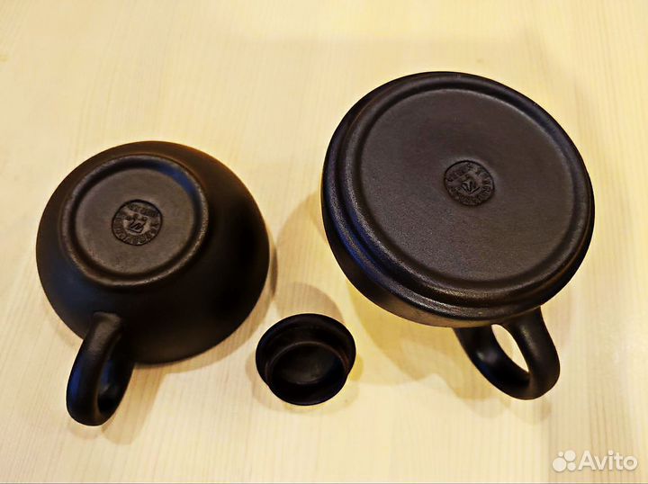 Исинский глиняный чайник