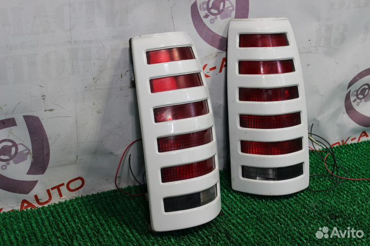 Задние фонари Chevrolet Suburban GMT400