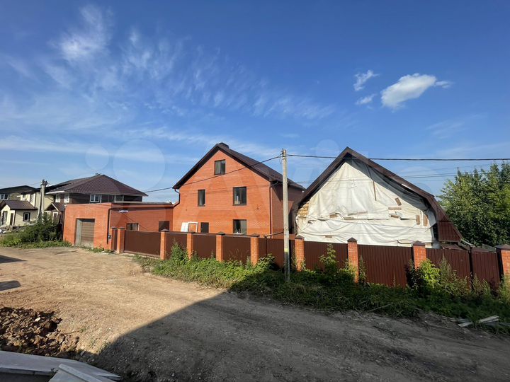 Дом 340 м² на участке 7 сот.