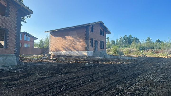 Дом 135 м² на участке 5 сот.