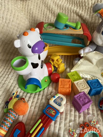 Большой пакет фирменных игрушек