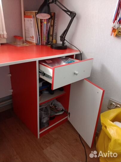 Компьютерный стол