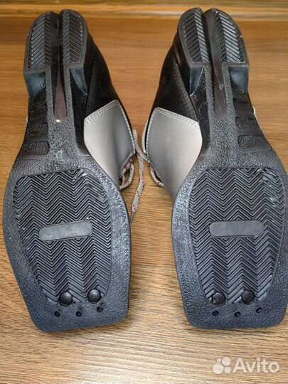 Лыжные ботинки и коньки