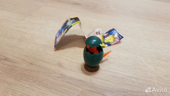 Игрушки из шоколадных яиц