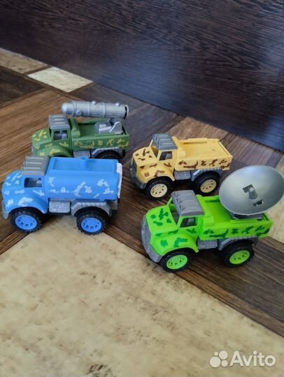 Машины для мальчика пакетом