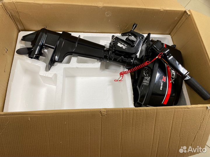 Лодочный мотор HDX R series T 5 BMS витрина