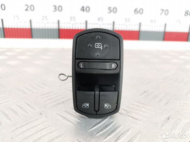 Блок управления стеклоподъемниками Opel Corsa