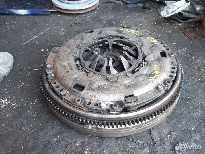 Маховик Фольксваген Шкода 2.0FSI двухмассовый