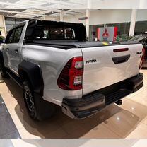 Toyota Hilux 2.8 AT, 2024, 50 км