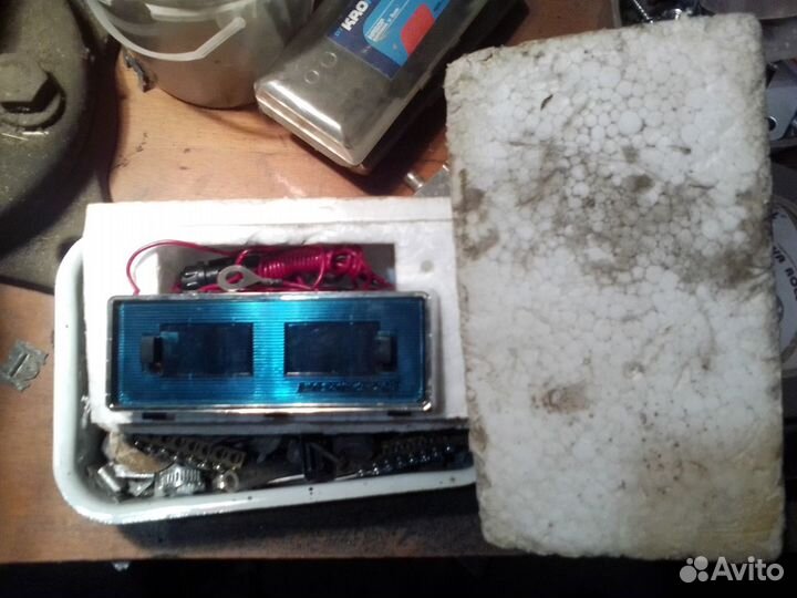 Часы автомобильные 