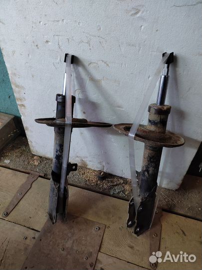 Стойки toyota camry 40 задние