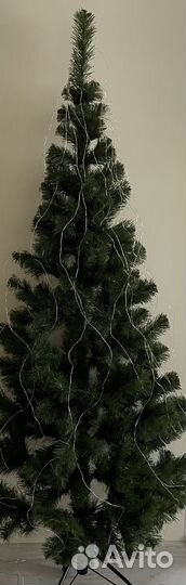 Ель пристенная 1,8 м с гирляндой