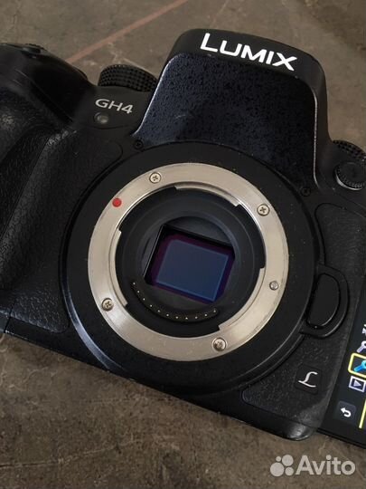 Фотоаппарат Panasonic Lumix GH4 Body