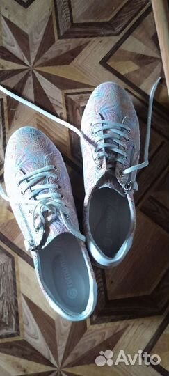 Женская обувь 45 размера