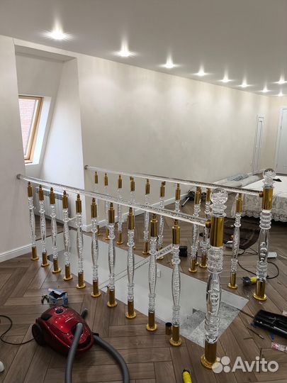 Модные перила для лестницы прозрачные