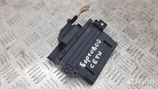 Блок бортовой сети (блок управления BCM) audi A8 D