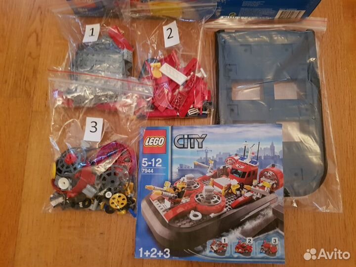 Lego City 7944 Пожарный катер на воздушной подушке