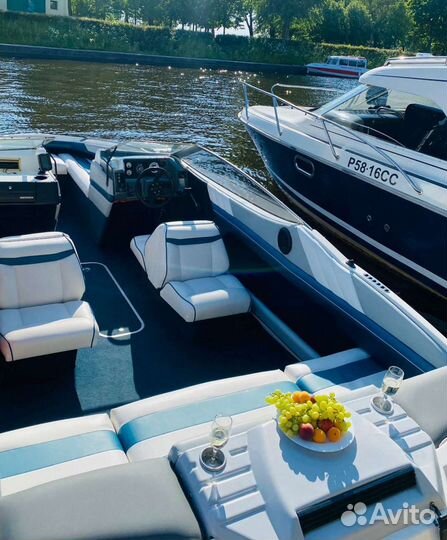 Аренда катера/ прогулки на катере/ Развод мостов