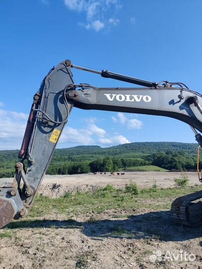 Гусеничный экскаватор Volvo EC300DL, 2013