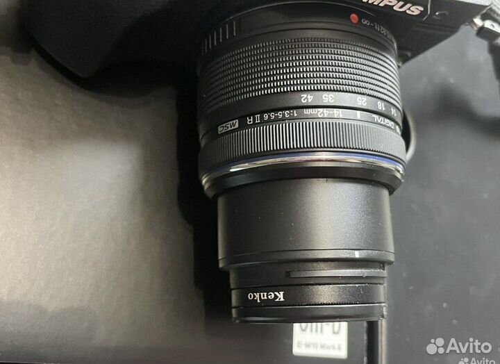 Olympus OM-D E-M10 Mark III 14-42mm F3.5-5.6 II R