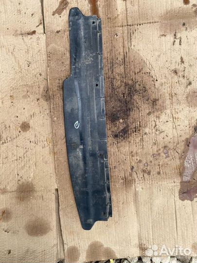 Дефлектор радиатора Hyundai Solaris 1