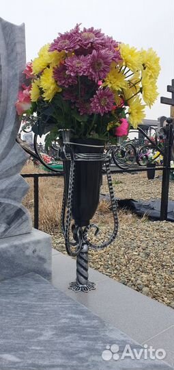 Оградки на кладбище