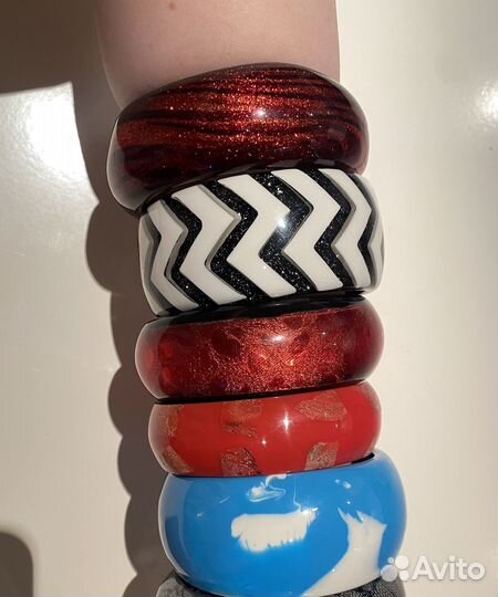 Браслет из пластика